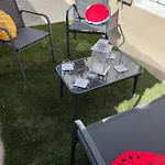 Charmante Maison Climatisee Avec Piscine Au Calme A Будинок відпочинку *