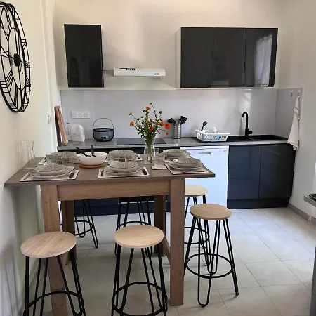 Charmante Maison Climatisee Avec Piscine Au Calme A Holiday home