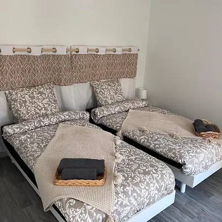 Charmante Maison Climatisee Avec Piscine Au Calme A 別荘 カルカソンヌ