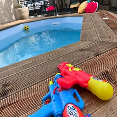 Ferienhaus Charmante Maison Climatisee Avec Piscine Au Calme A