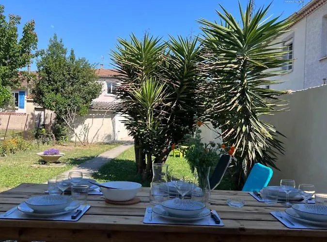 Charmante Maison Climatisée Avec Piscine Au Calme à *