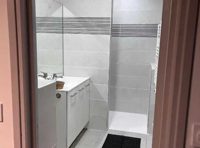 Charmante Maison Climatisee Avec Piscine Au Calme A Holiday home Carcassonne