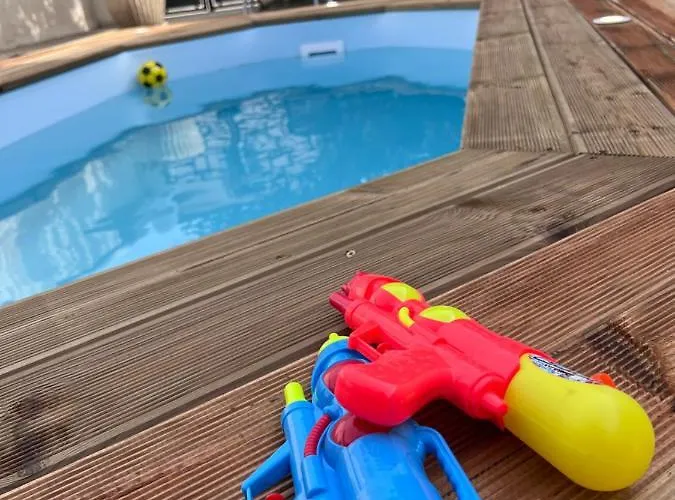 Casa vacanze Charmante Maison Climatisée Avec Piscine Au Calme à